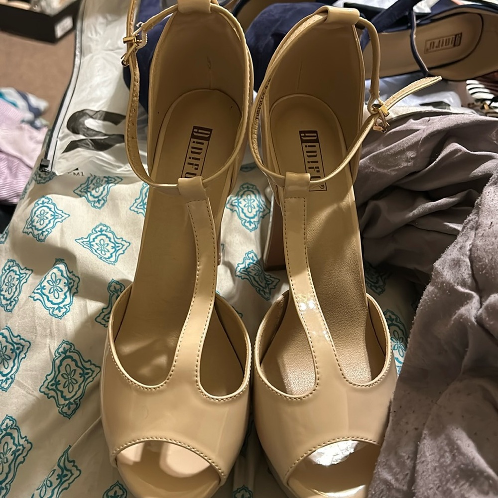 Beige Heels 👠